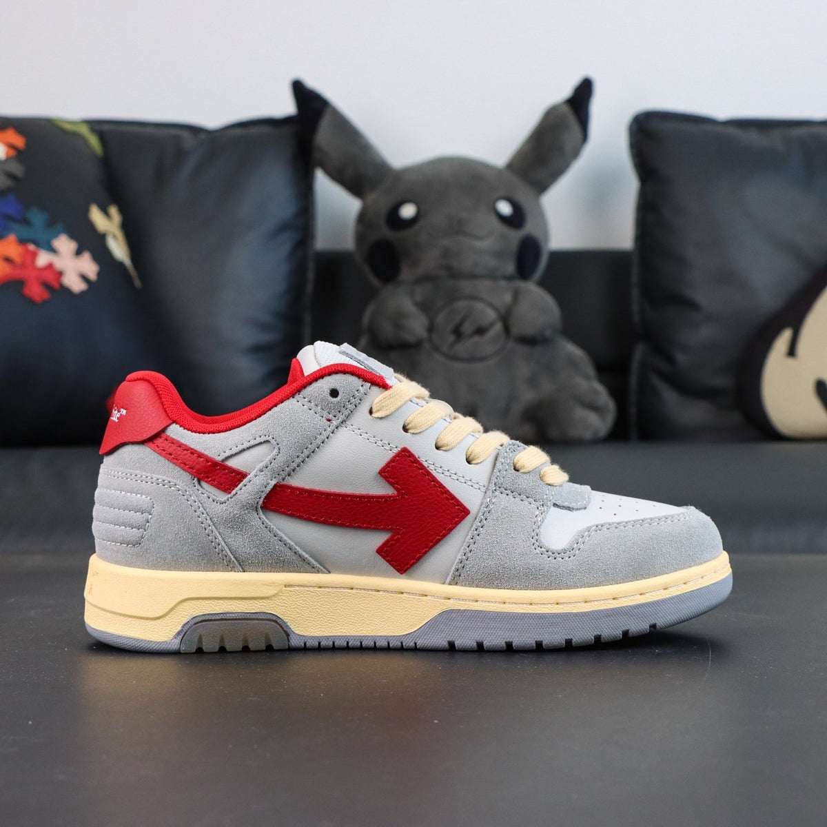 Off-White Out Of Office 'Gris Rouge Jaune' — vue 14