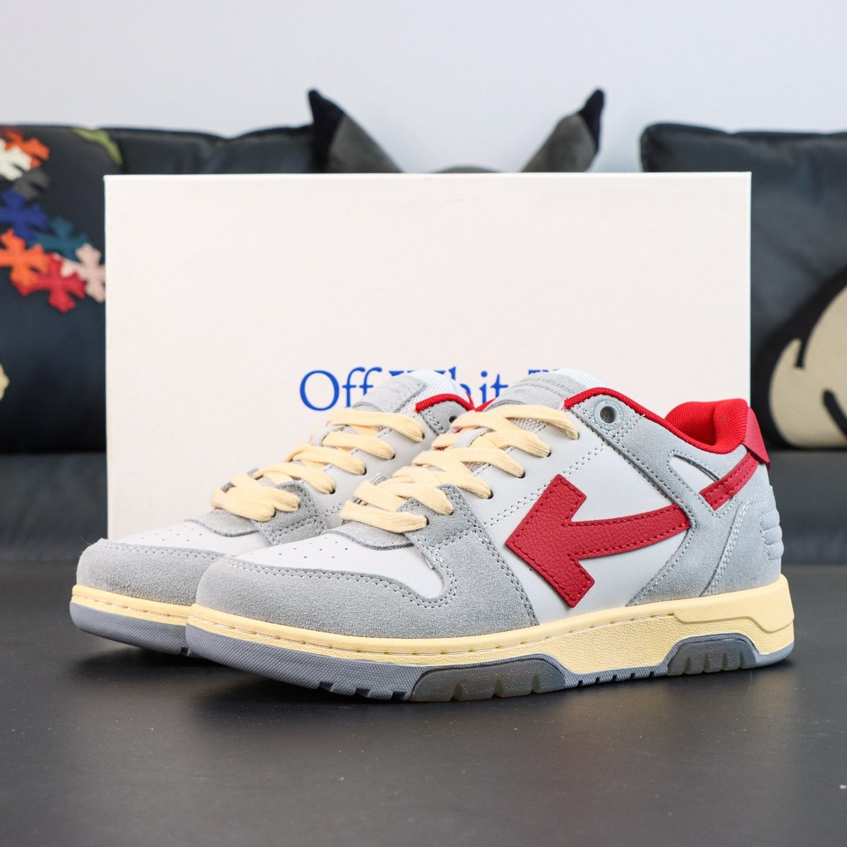 Off-White Out Of Office 'Gris Rouge Jaune' — vue 16
