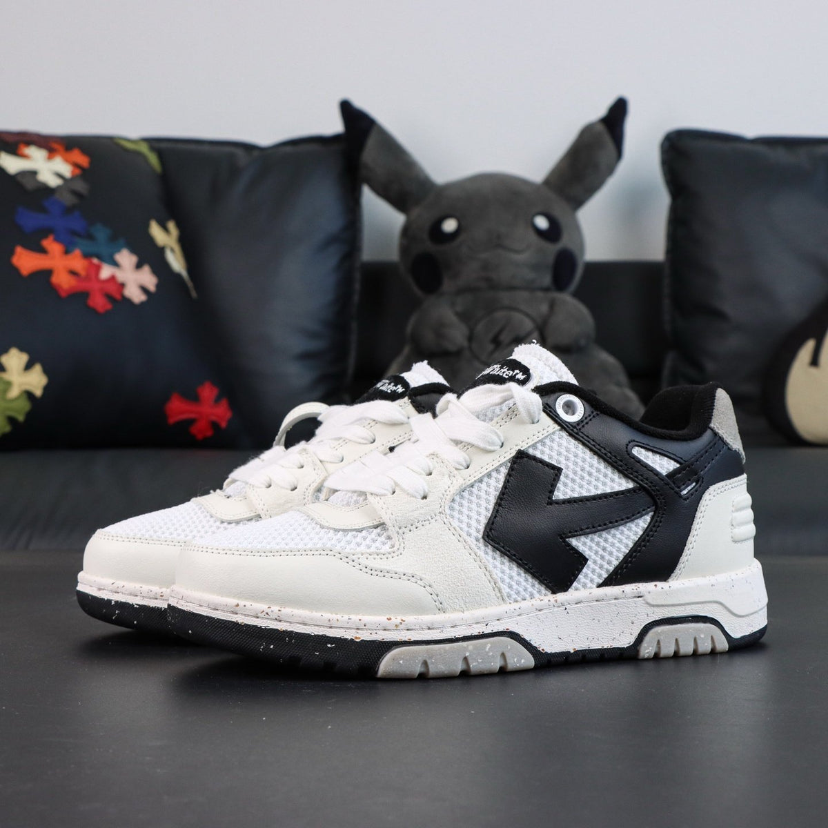 Off-White Out Of Office 'Blanc Noir'