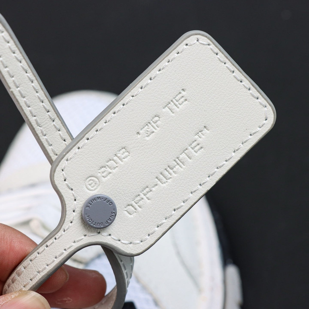 Off-White Out Of Office 'Blanc Noir' — vue 3