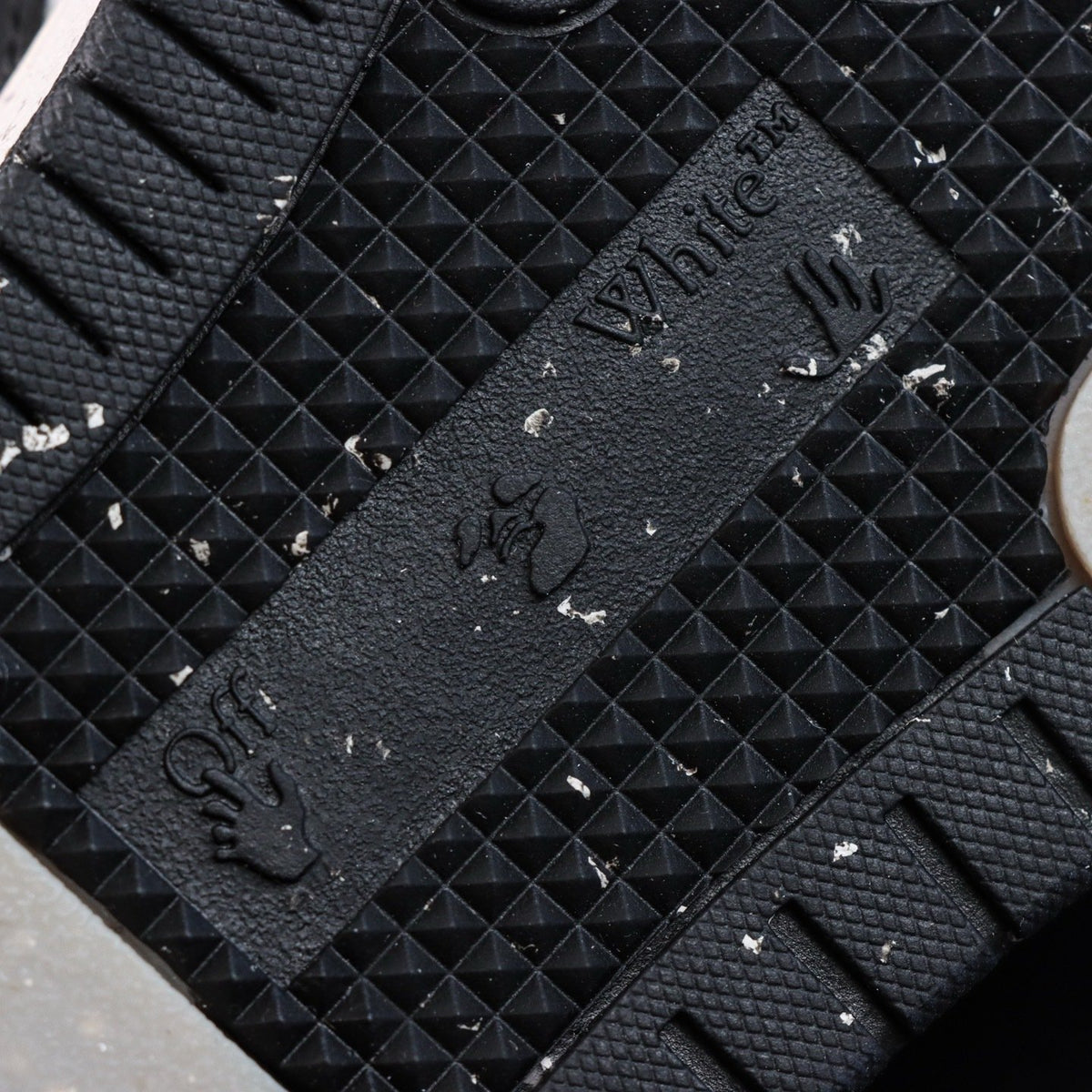 Off-White Out Of Office 'Blanc Noir' — vue 4