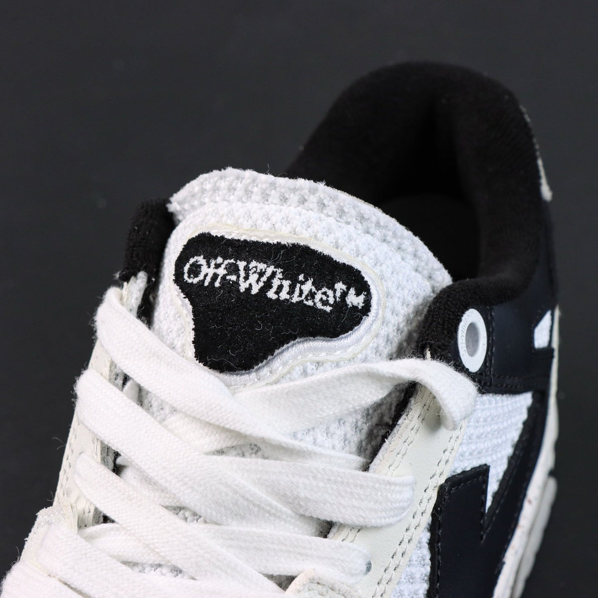 Off-White Out Of Office 'Blanc Noir' — vue 9