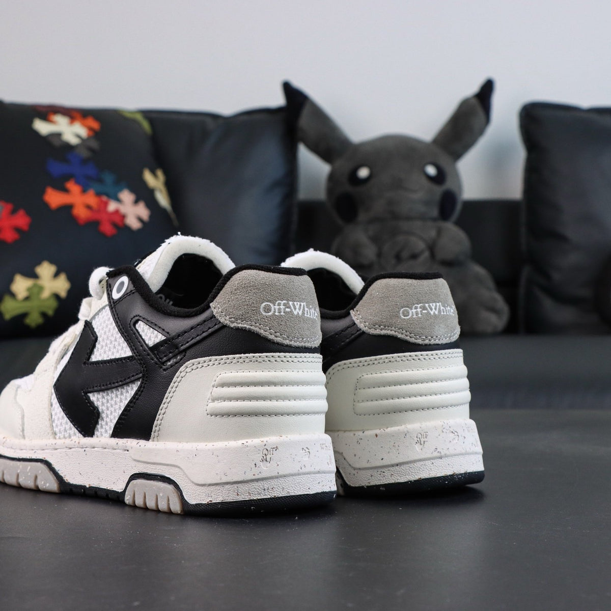 Off-White Out Of Office 'Blanc Noir' — vue 15