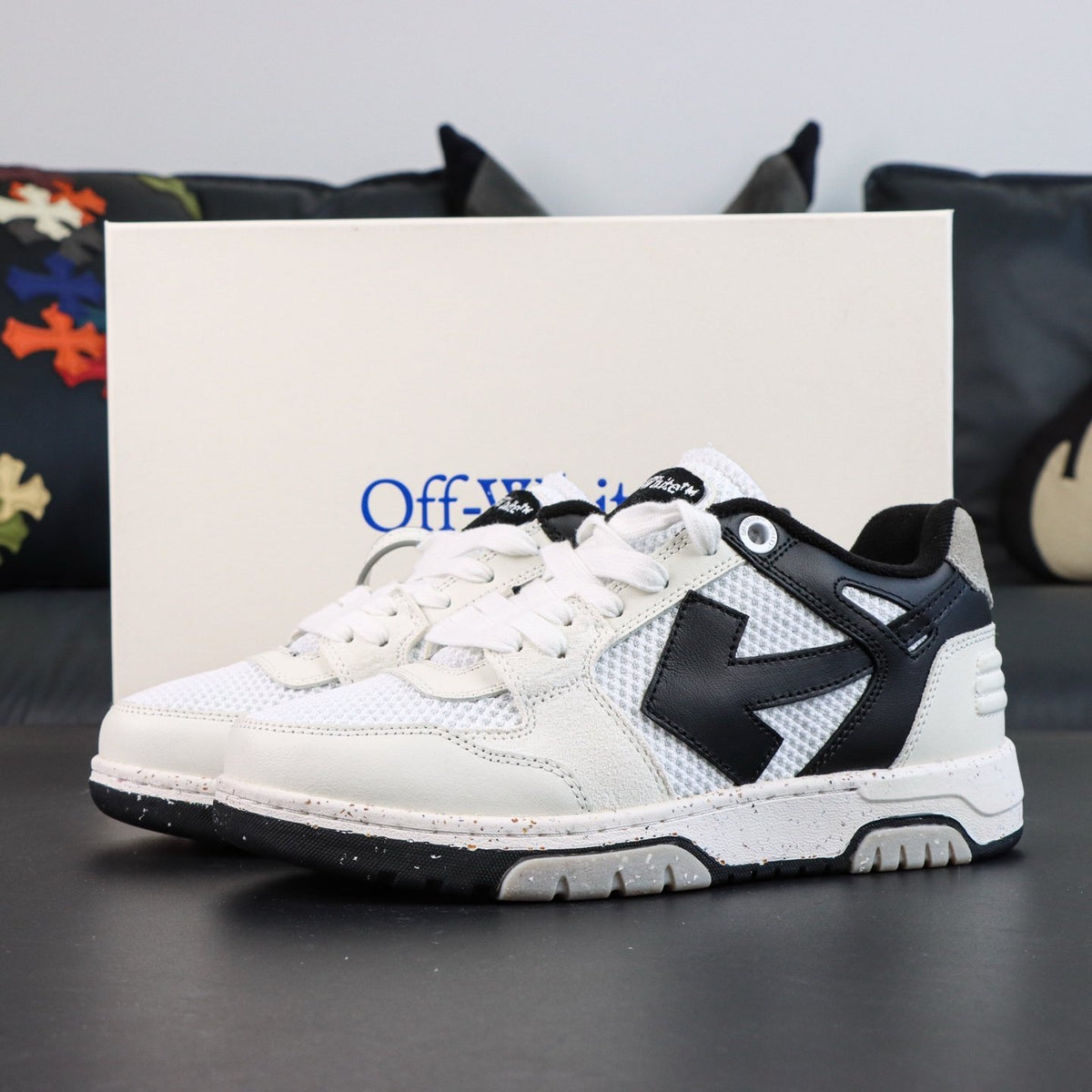 Off-White Out Of Office 'Blanc Noir' — vue 16