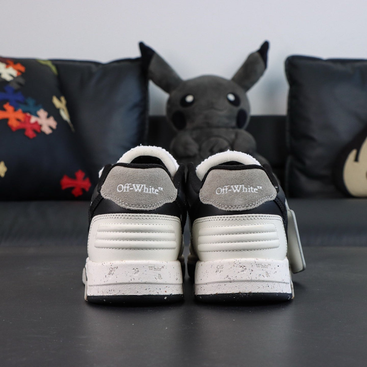 Off-White Out Of Office 'Blanc Noir' — vue 18