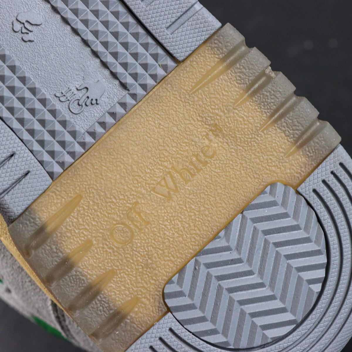 Off-White Out Of Office 'Gris Vert Jaune' — vue 7