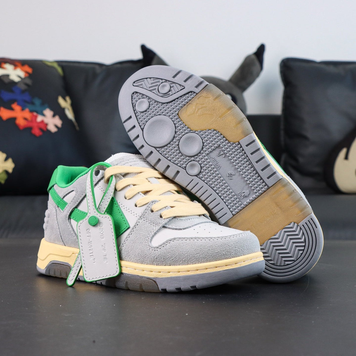 Off-White Out Of Office 'Gris Vert Jaune' — vue 17