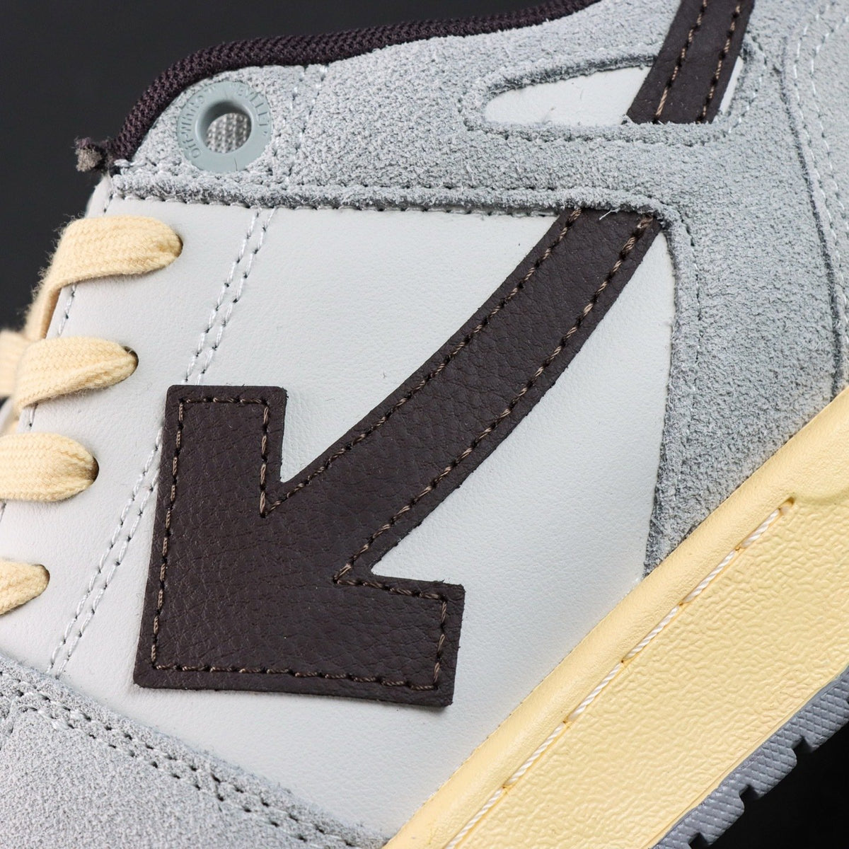 Off-White Out Of Office 'Gris Beige Noir' — vue 8