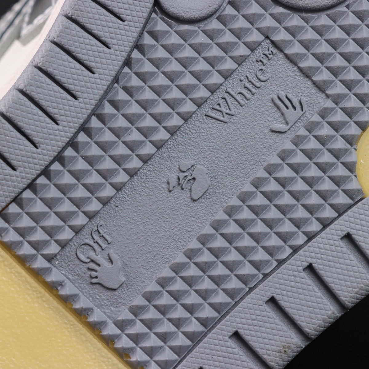 Off-White Out Of Office 'Argent Métallisé' — vue 5
