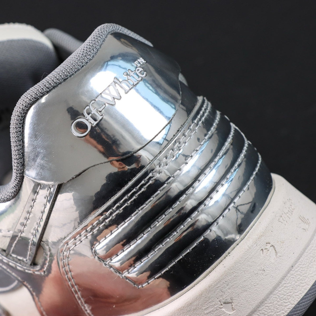Off-White Out Of Office 'Argent Métallisé' — vue 7