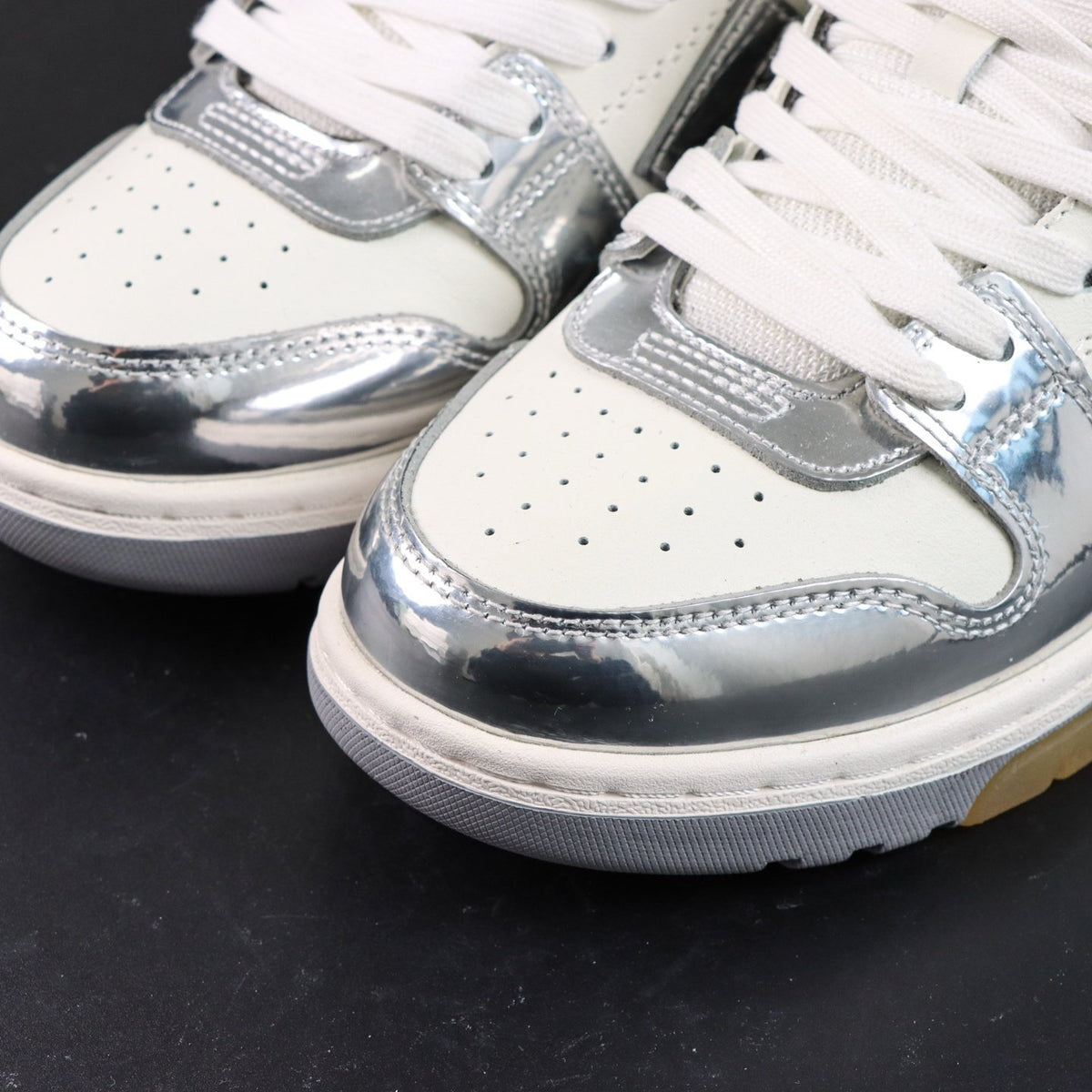 Off-White Out Of Office 'Argent Métallisé' — vue 12