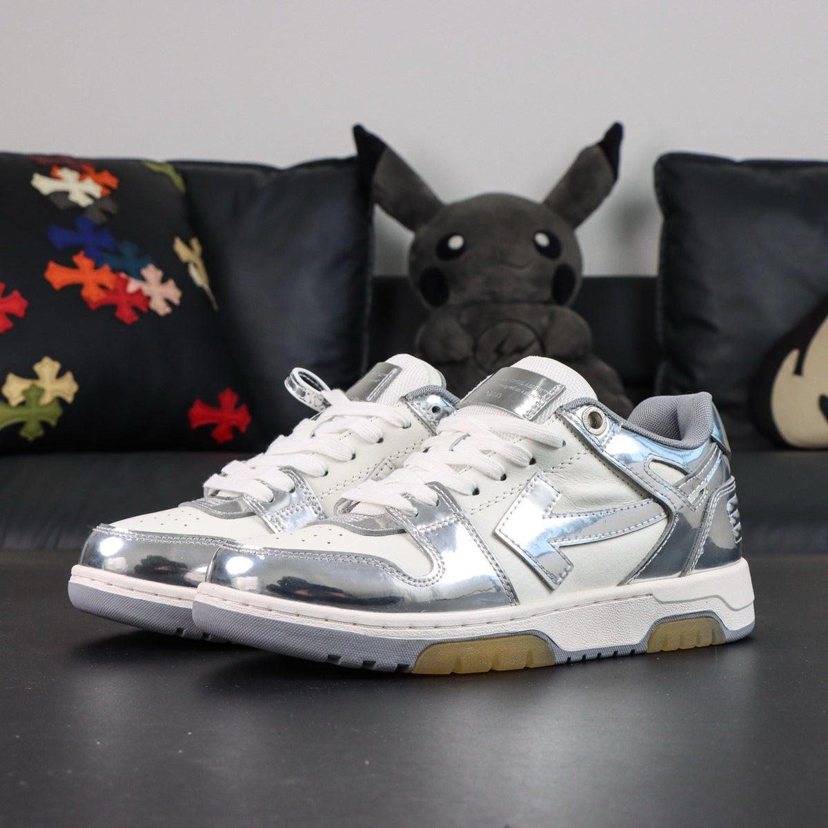 Off-White Out Of Office 'Argent Métallisé' — vue 16