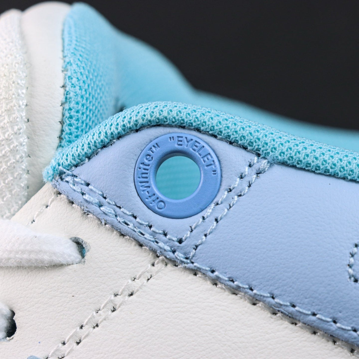 Off-White Out Of Office 'Bleu Ciel' — vue 2