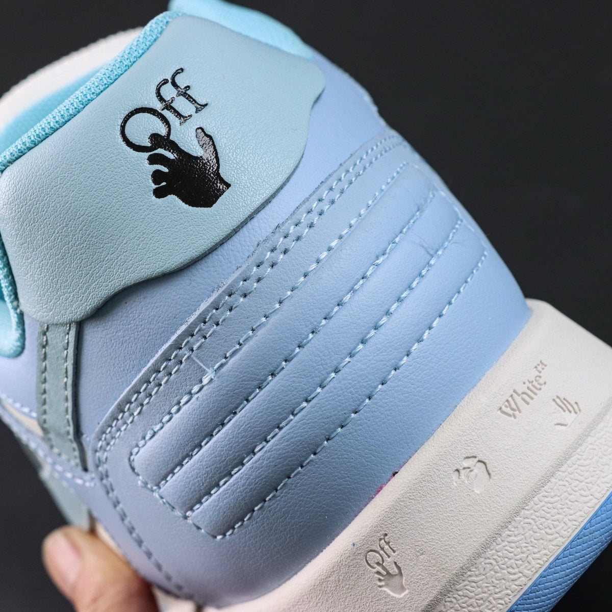 Off-White Out Of Office 'Bleu Ciel' — vue 6