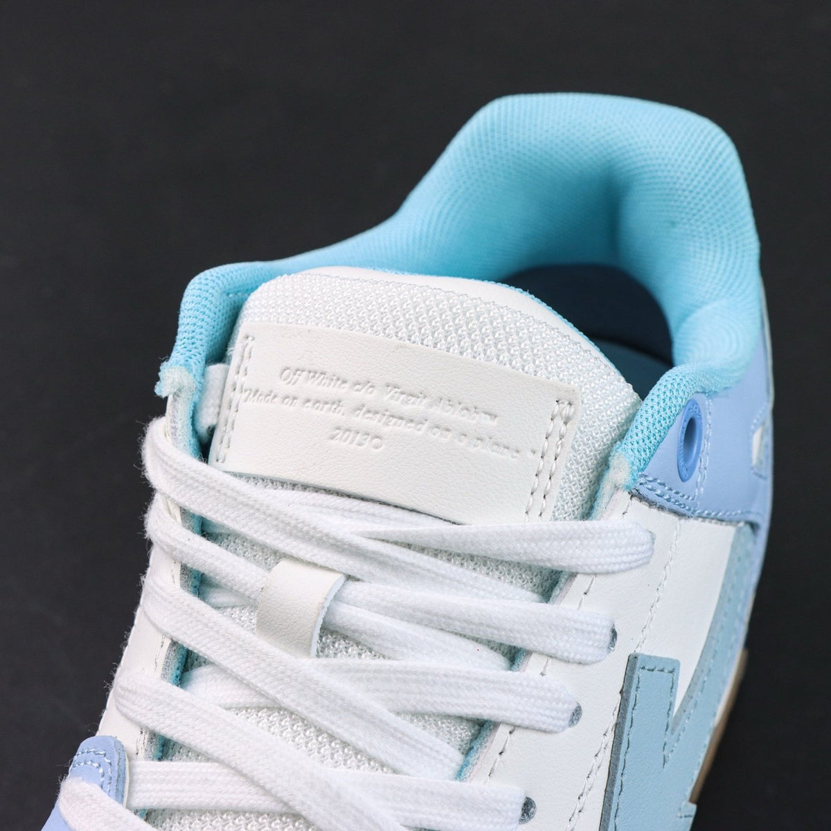 Off-White Out Of Office 'Bleu Ciel' — vue 9