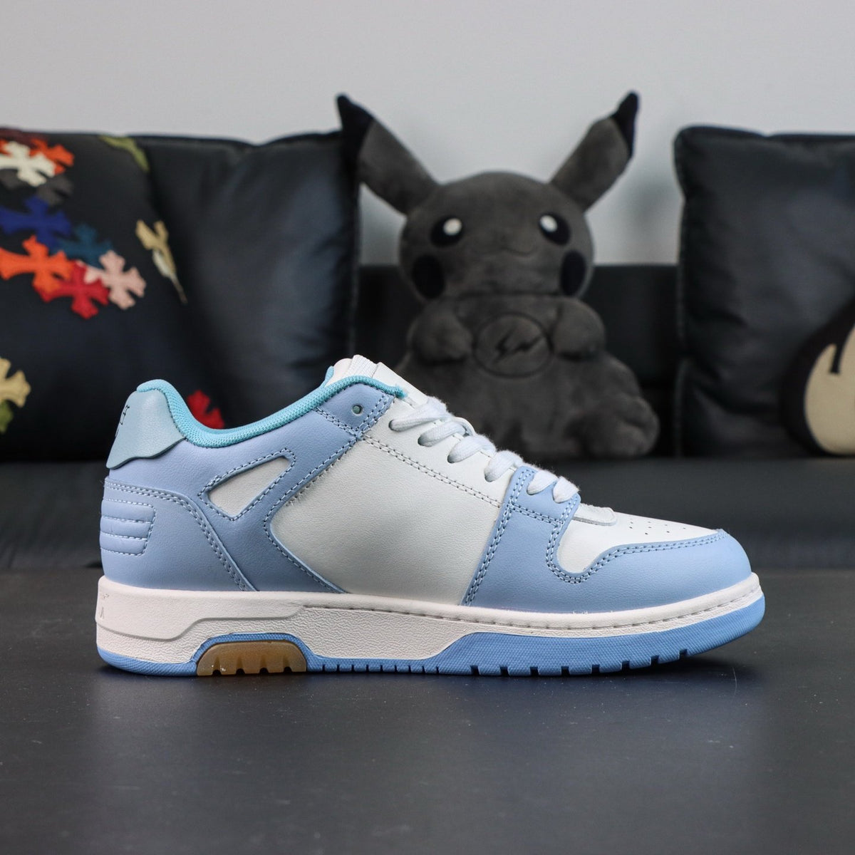 Off-White Out Of Office 'Bleu Ciel' — vue 14