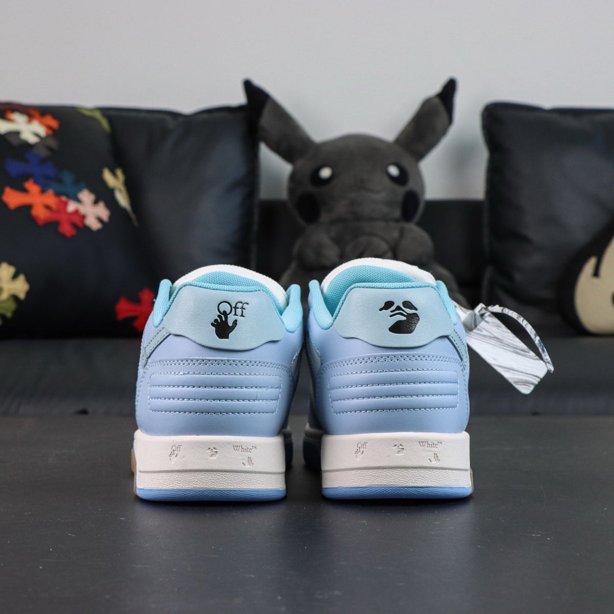 Off-White Out Of Office 'Bleu Ciel' — vue 18