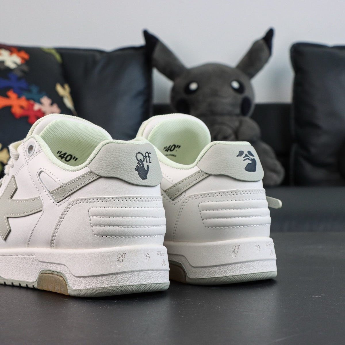 Off-White Out Of Office 'Blanc Gris Perle' — vue 15
