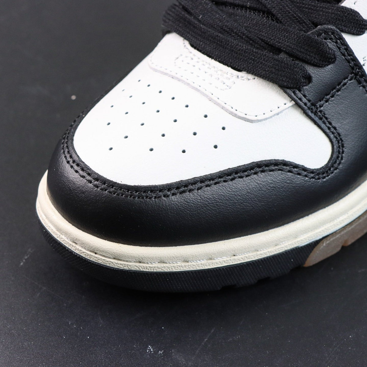 Off-White Out Of Office 'Noir Blanc' — vue 10
