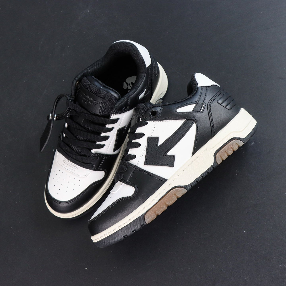 Off-White Out Of Office 'Noir Blanc' — vue 11