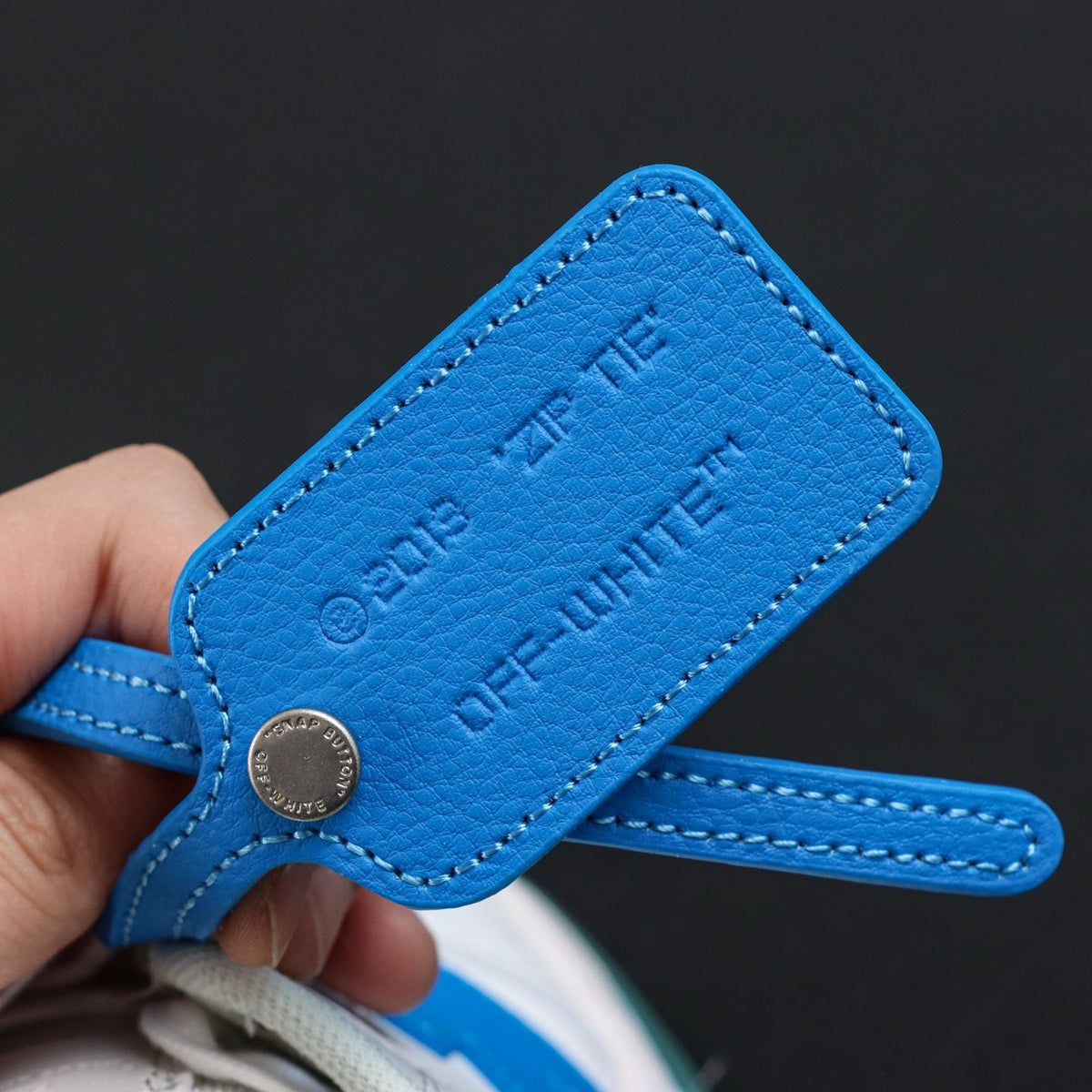 Off-White Out Of Office 'Blanc Bleu Ciel' — vue 3