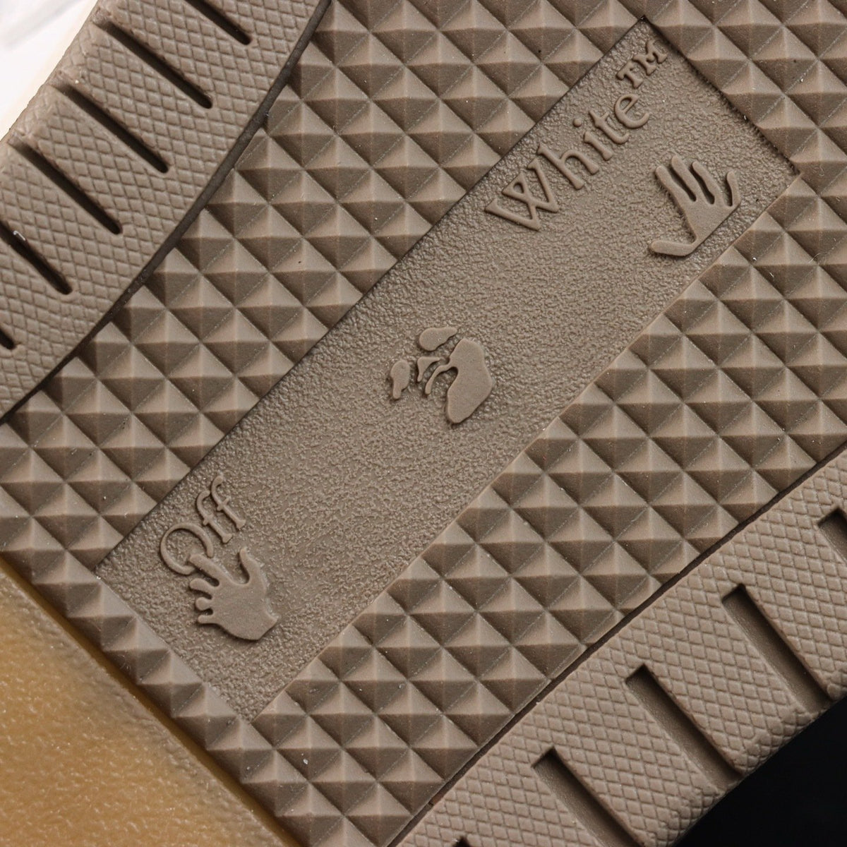 Off-White Out Of Office 'Blanc Crème' — vue 3