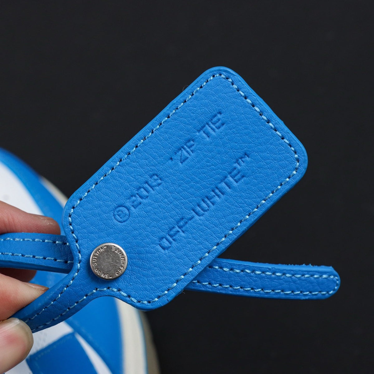 Off-White Out Of Office 'Bleu Azur' — vue 4