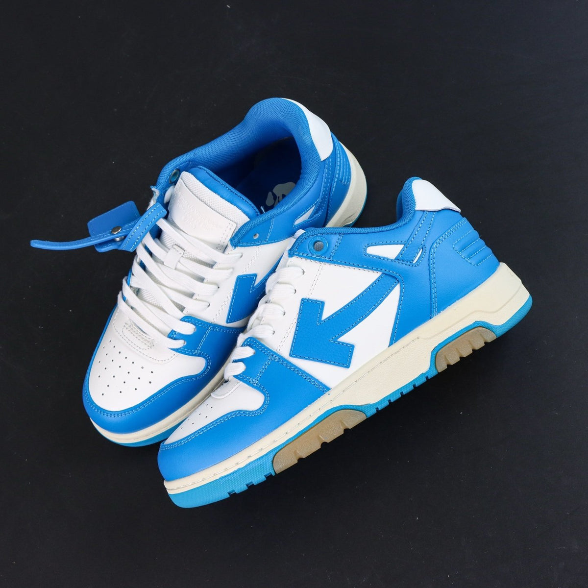 Off-White Out Of Office 'Bleu Azur' — vue 11