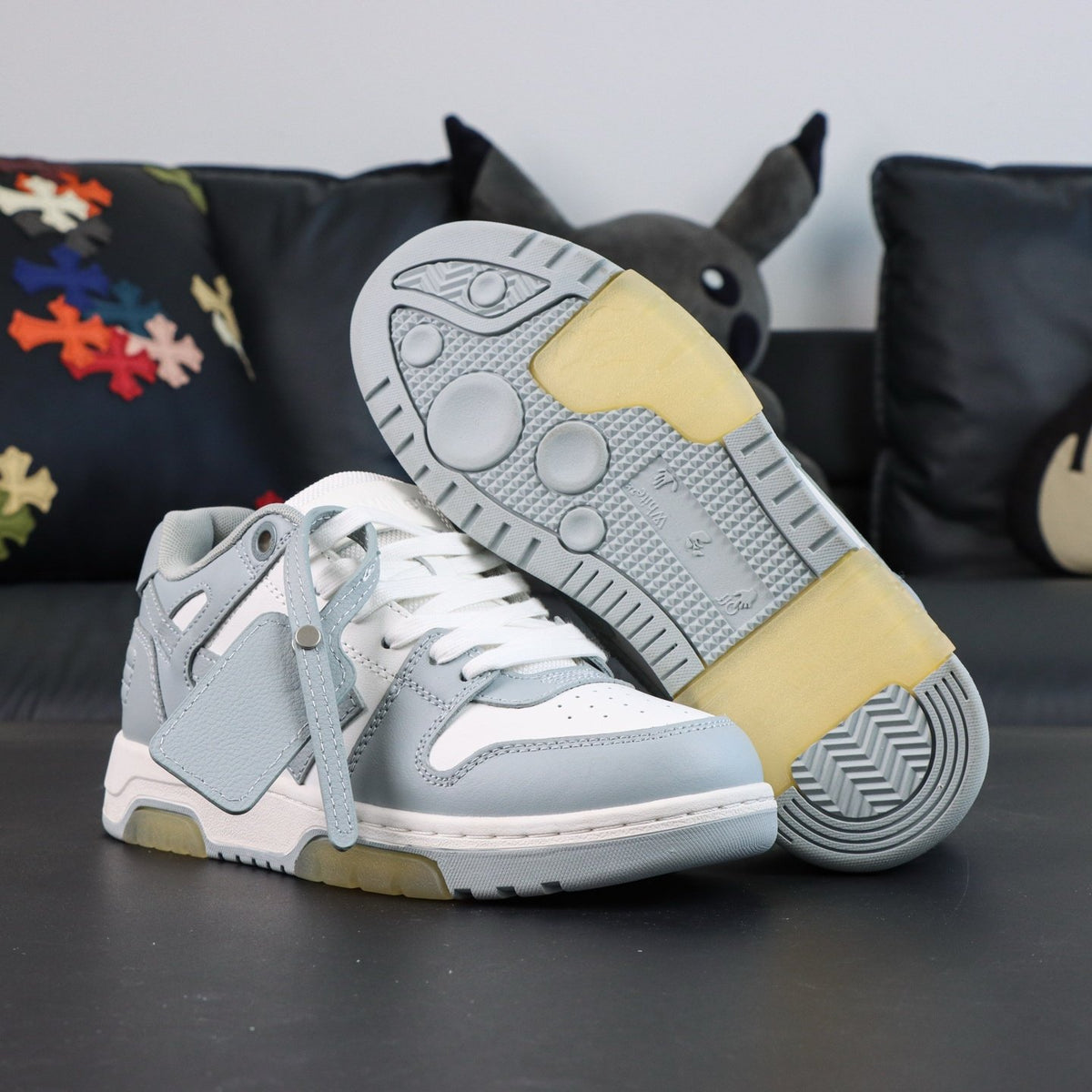 Off-White Out Of Office 'Gris Clair' — vue 17