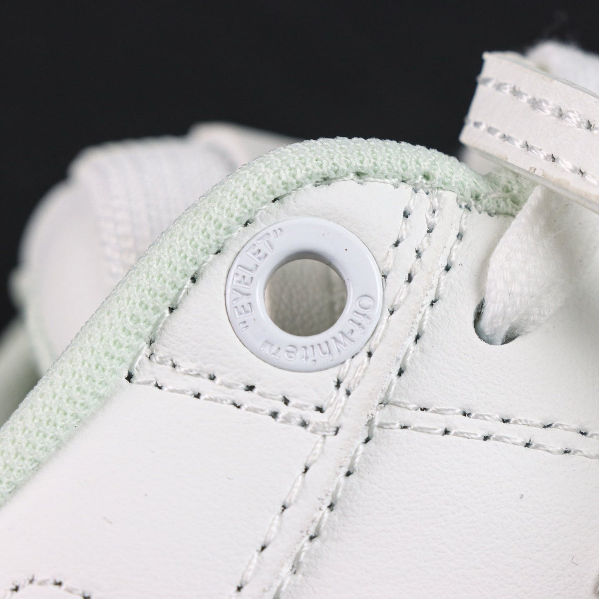 Off-White Out Of Office 'Blanc Total' — vue 2