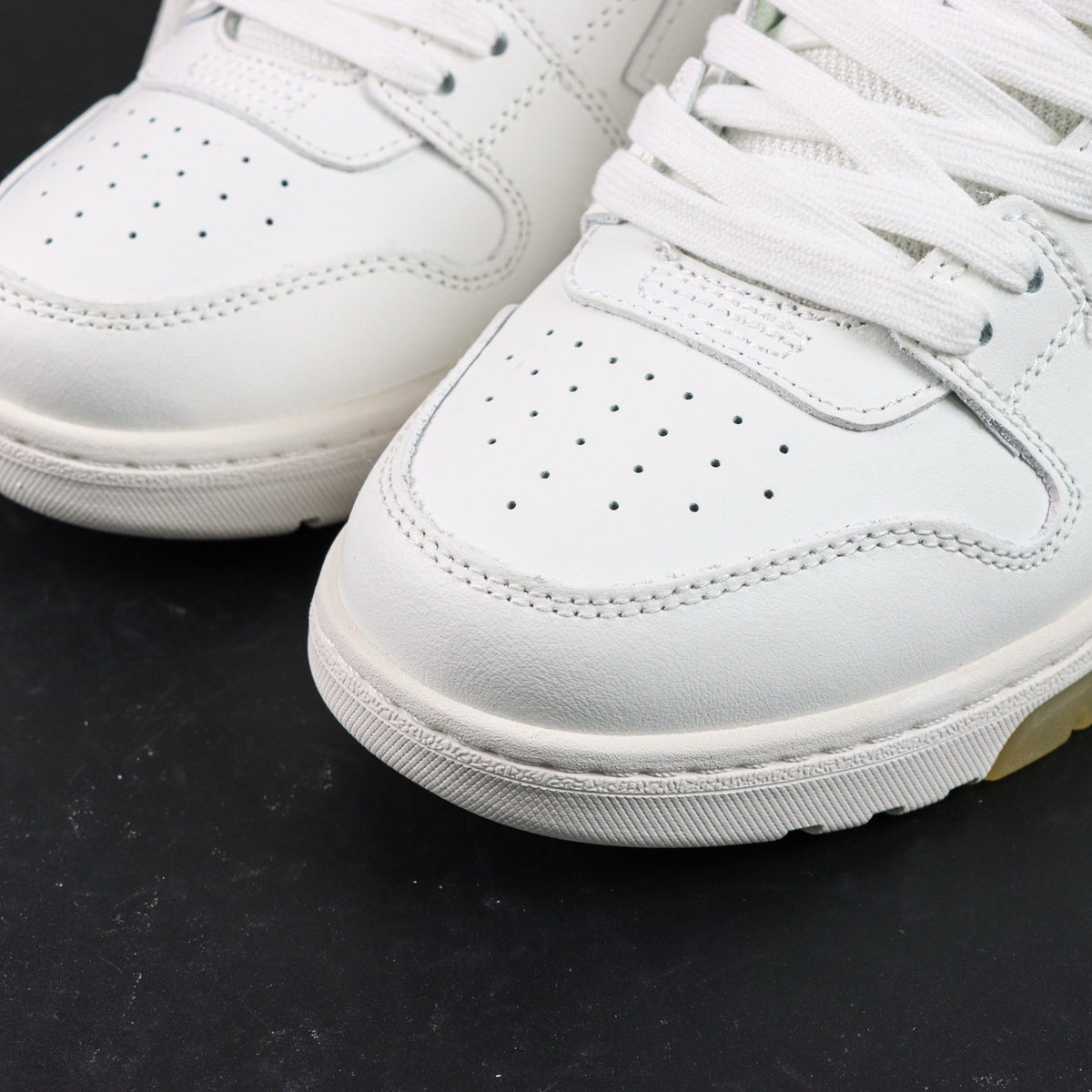 Off-White Out Of Office 'Blanc Total' — vue 13