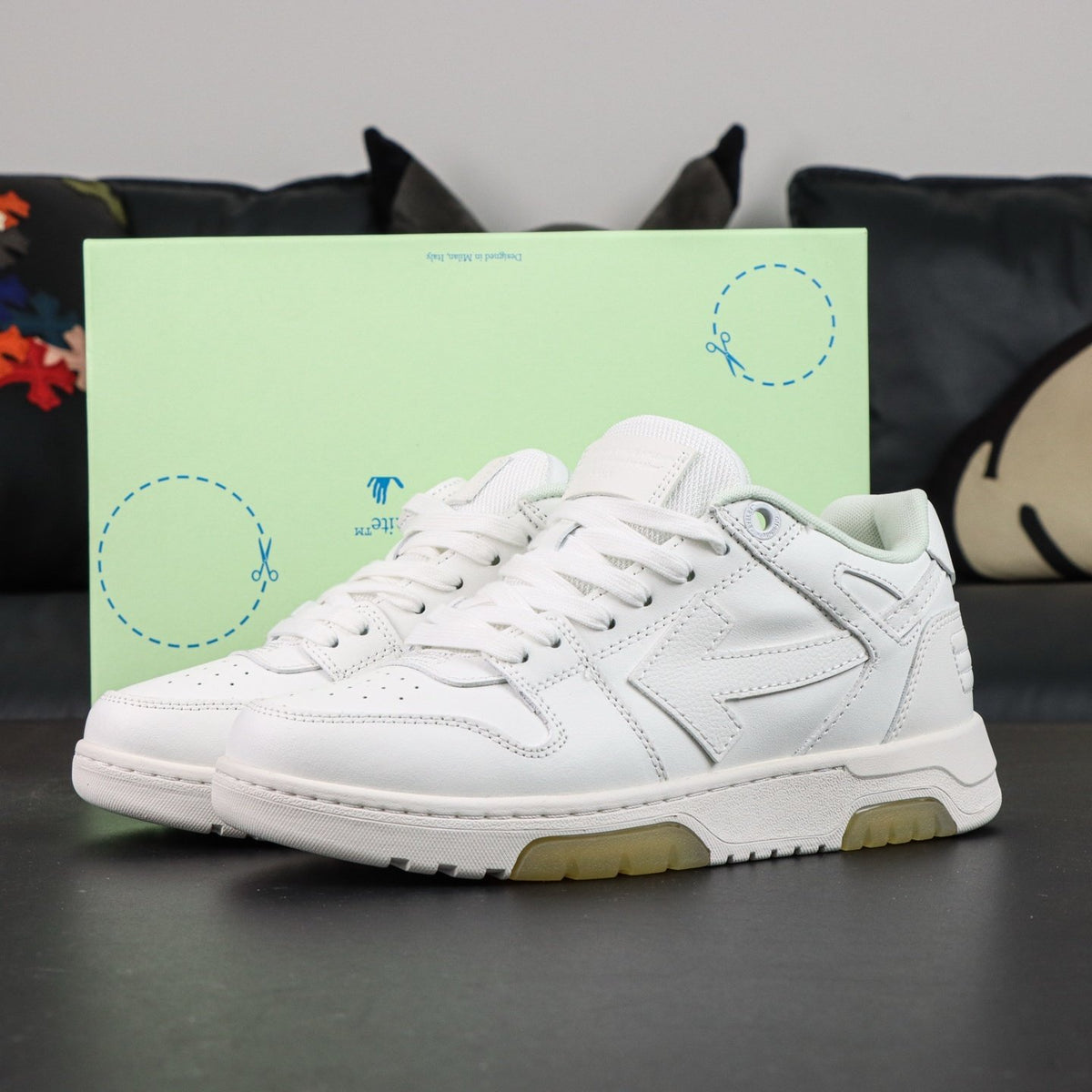 Off-White Out Of Office 'Blanc Total' — vue 16