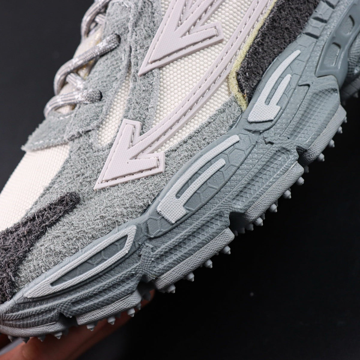 Off-White Be Right Back 'Gris Anthracite' — vue 7