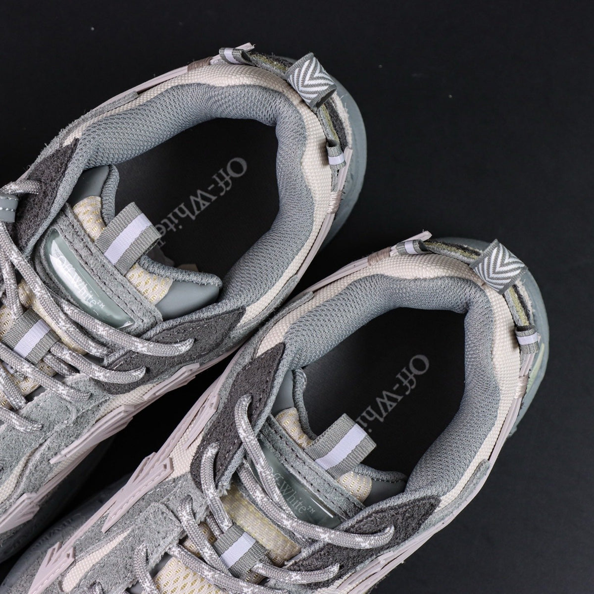 Off-White Be Right Back 'Gris Anthracite' — vue 12