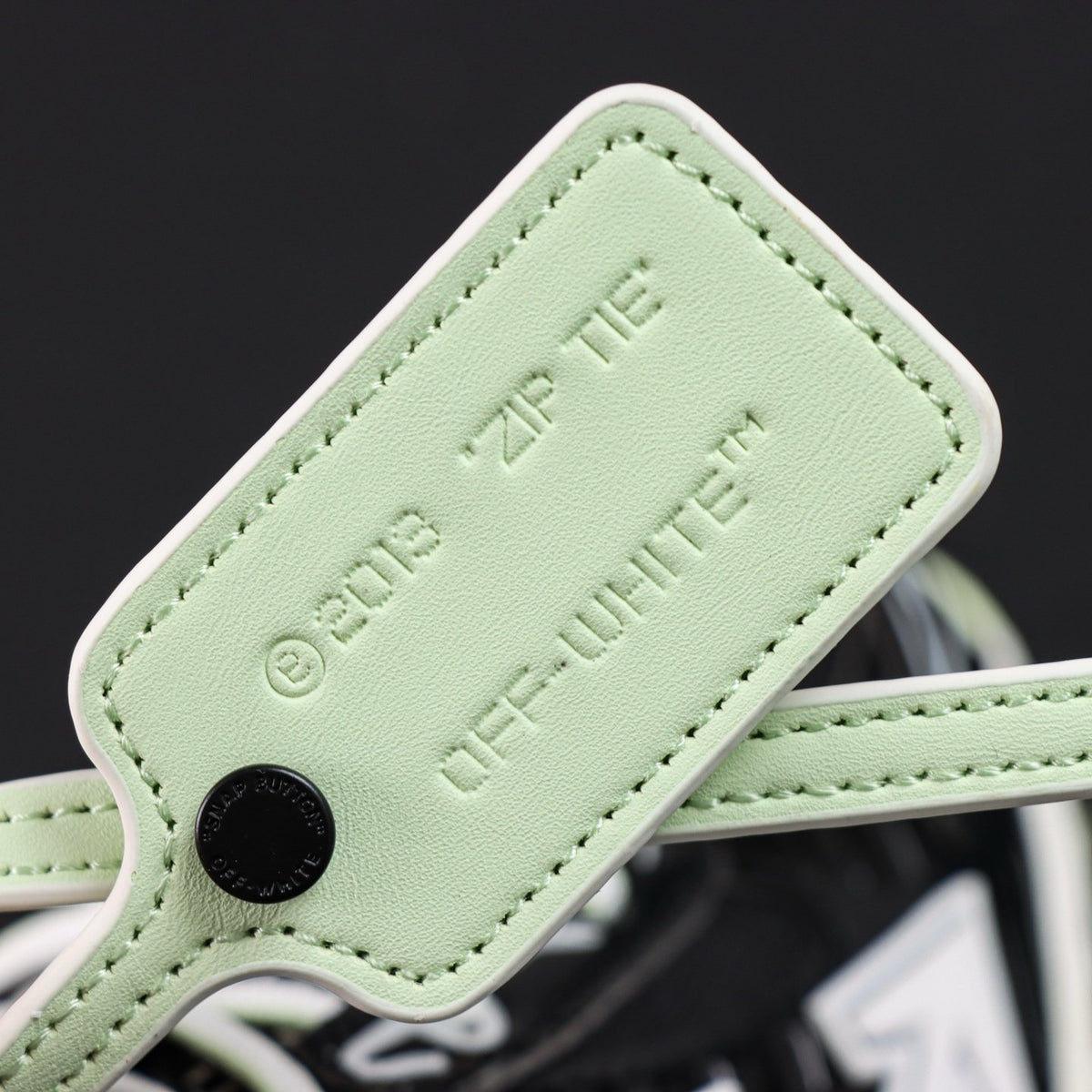 Off-White Be Right Back 'Noir Vert Menthe' — vue 3
