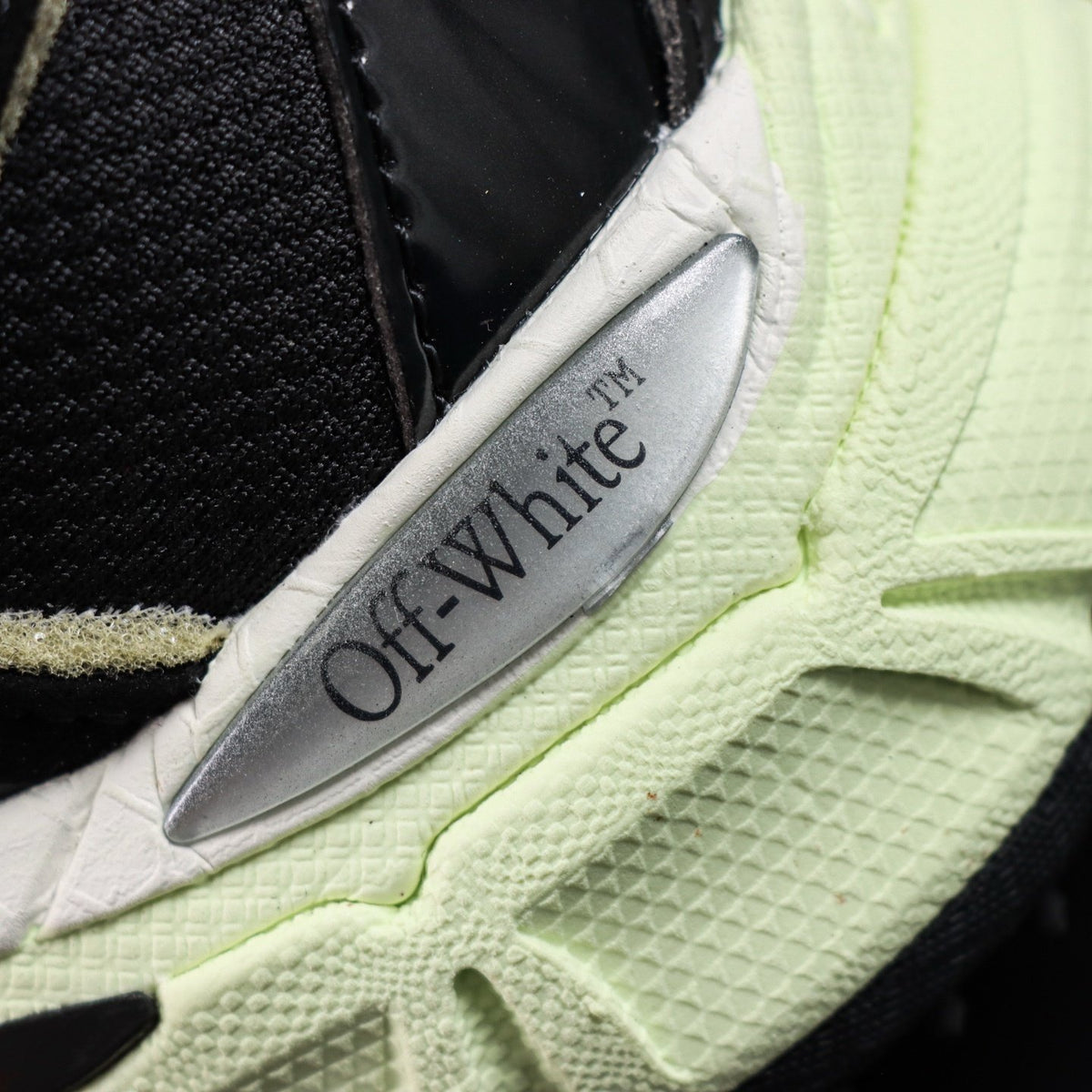 Off-White Be Right Back 'Noir Vert Menthe' — vue 5