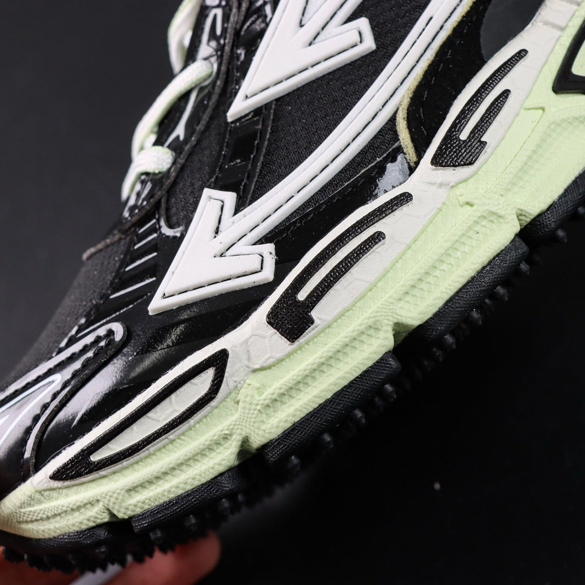 Off-White Be Right Back 'Noir Vert Menthe' — vue 8