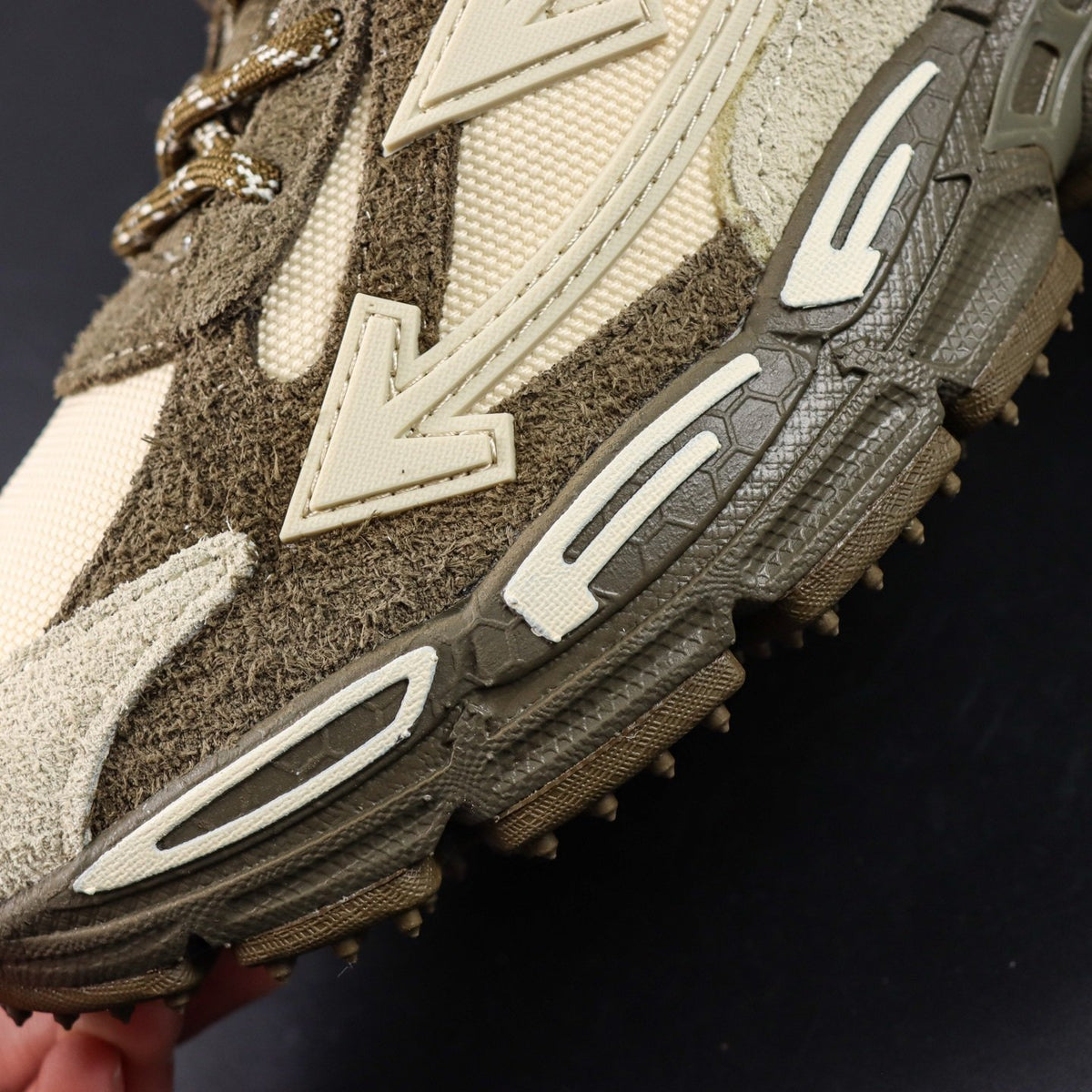 Off-White Be Right Back 'Kaki Taupe' — vue 8