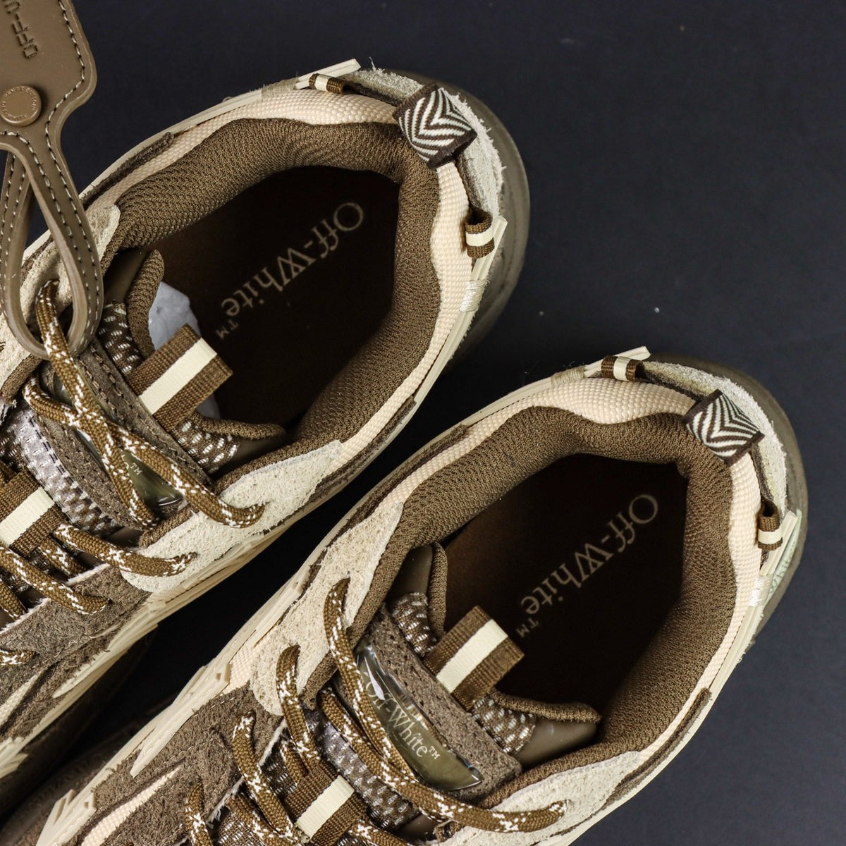 Off-White Be Right Back 'Kaki Taupe' — vue 12