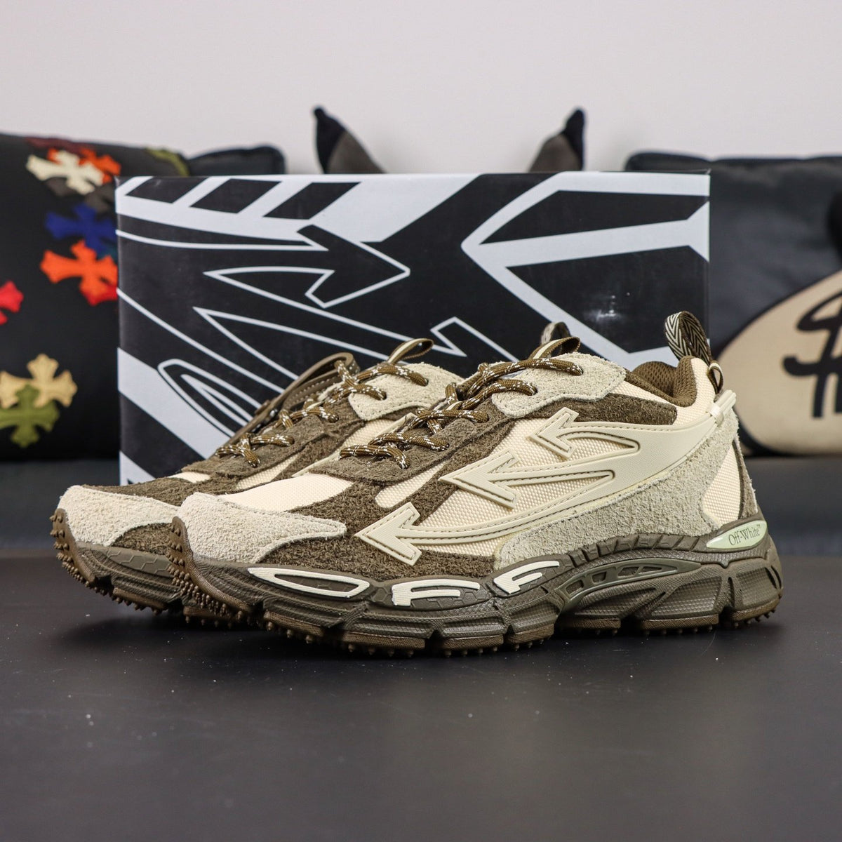 Off-White Be Right Back 'Kaki Taupe' — vue 16