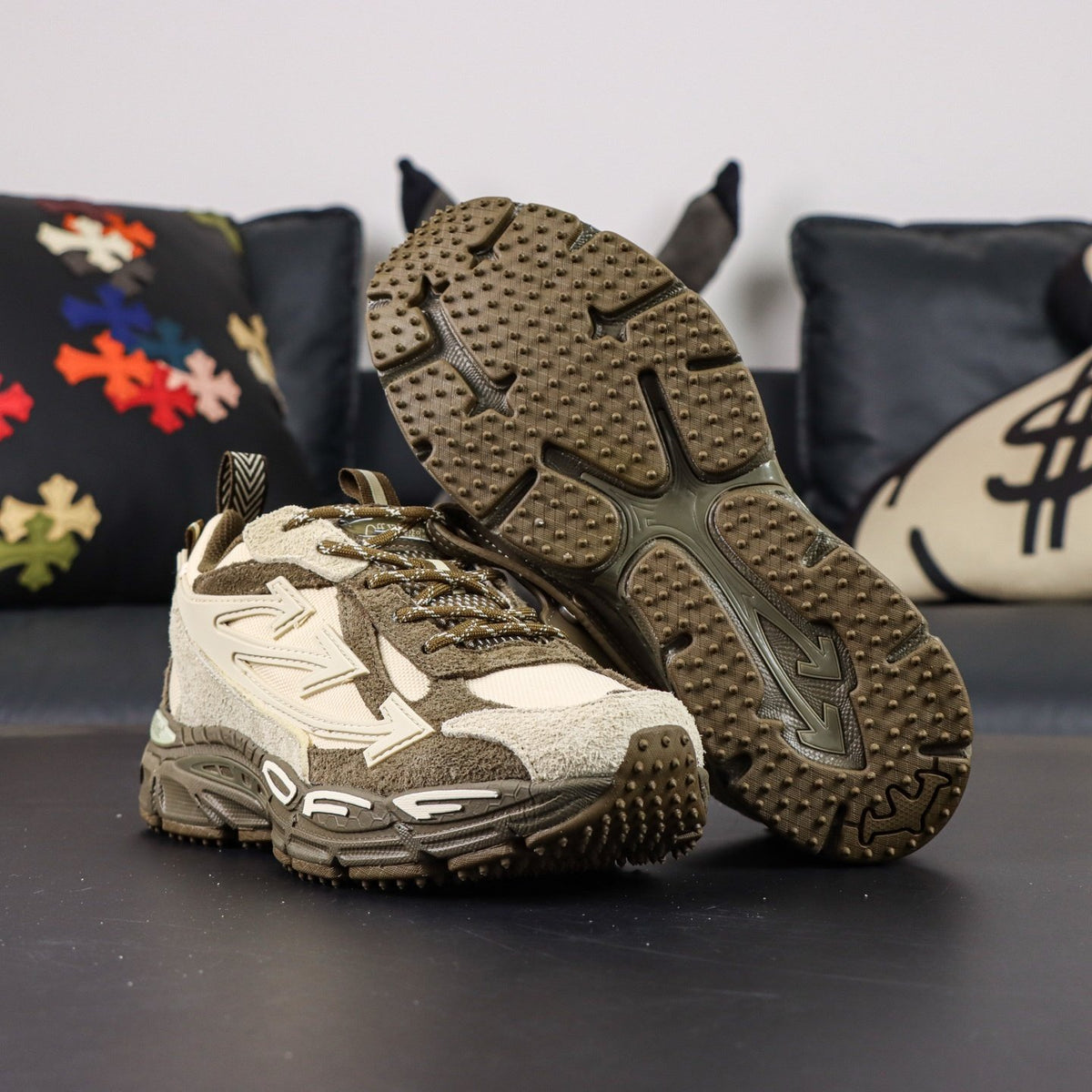 Off-White Be Right Back 'Kaki Taupe' — vue 17