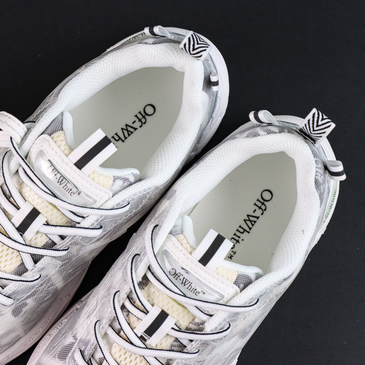 Off-White Be Right Back 'Blanc Graphique' — vue 12