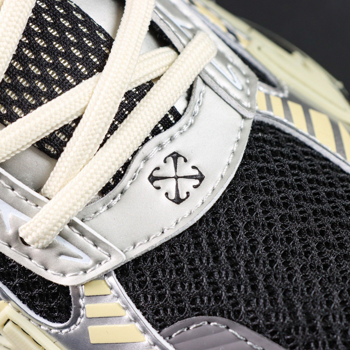 Off-White Be Right Back 'Crème Noir' — vue 5