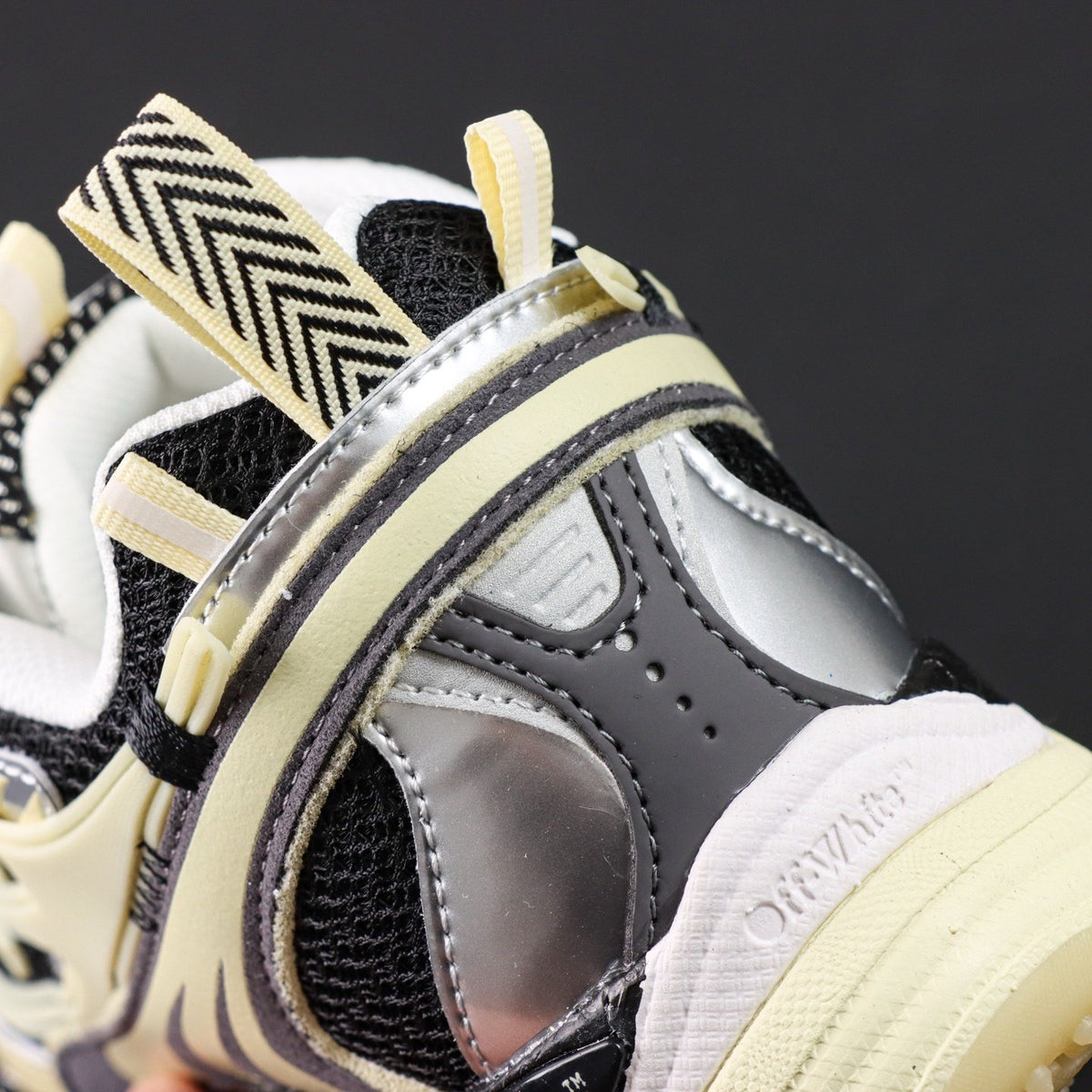 Off-White Be Right Back 'Crème Noir' — vue 7