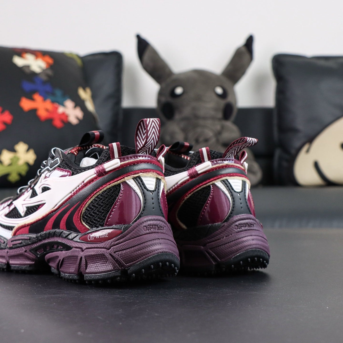 Off-White Be Right Back 'Bordeaux' — vue 16