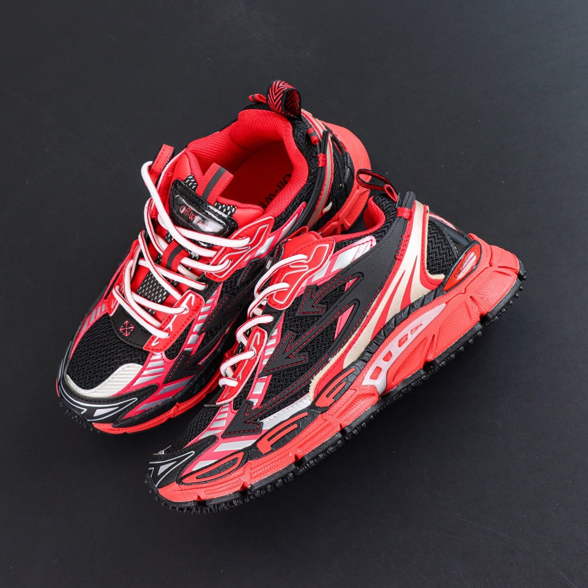 Off-White Be Right Back 'Rouge Noir' — vue 11