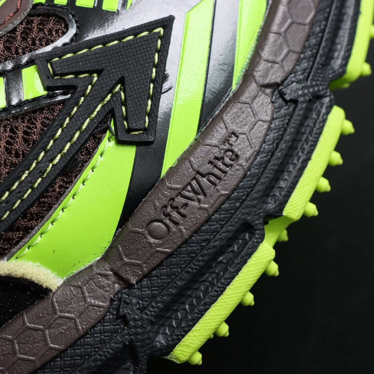 Off-White Be Right Back 'Noir Vert Fluo' — vue 4
