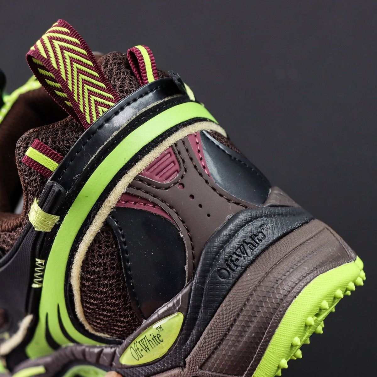 Off-White Be Right Back 'Noir Vert Fluo' — vue 6