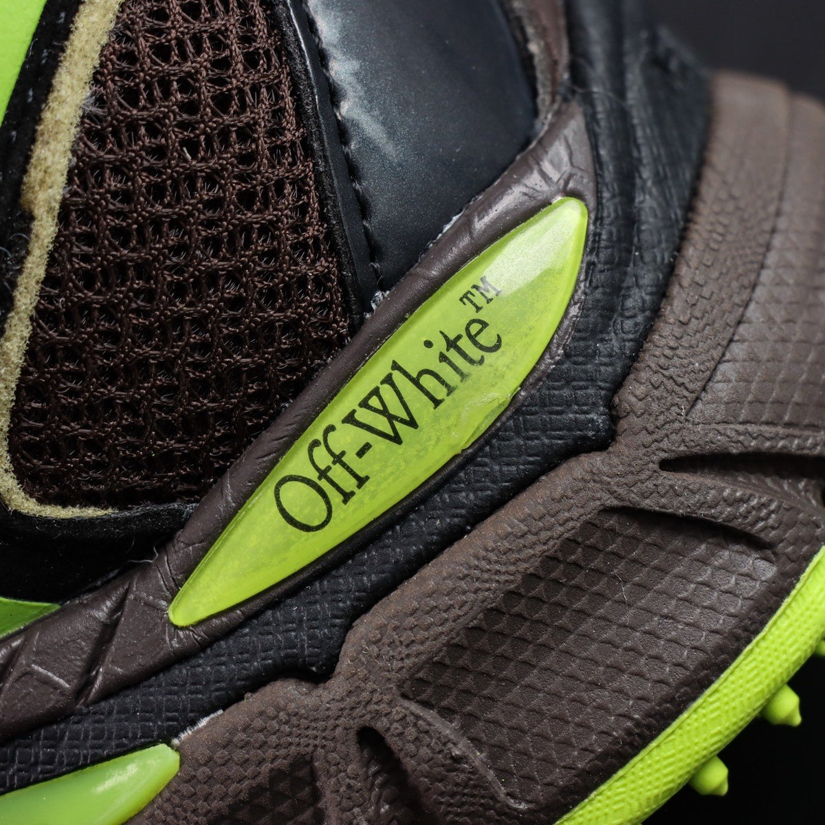 Off-White Be Right Back 'Noir Vert Fluo' — vue 8