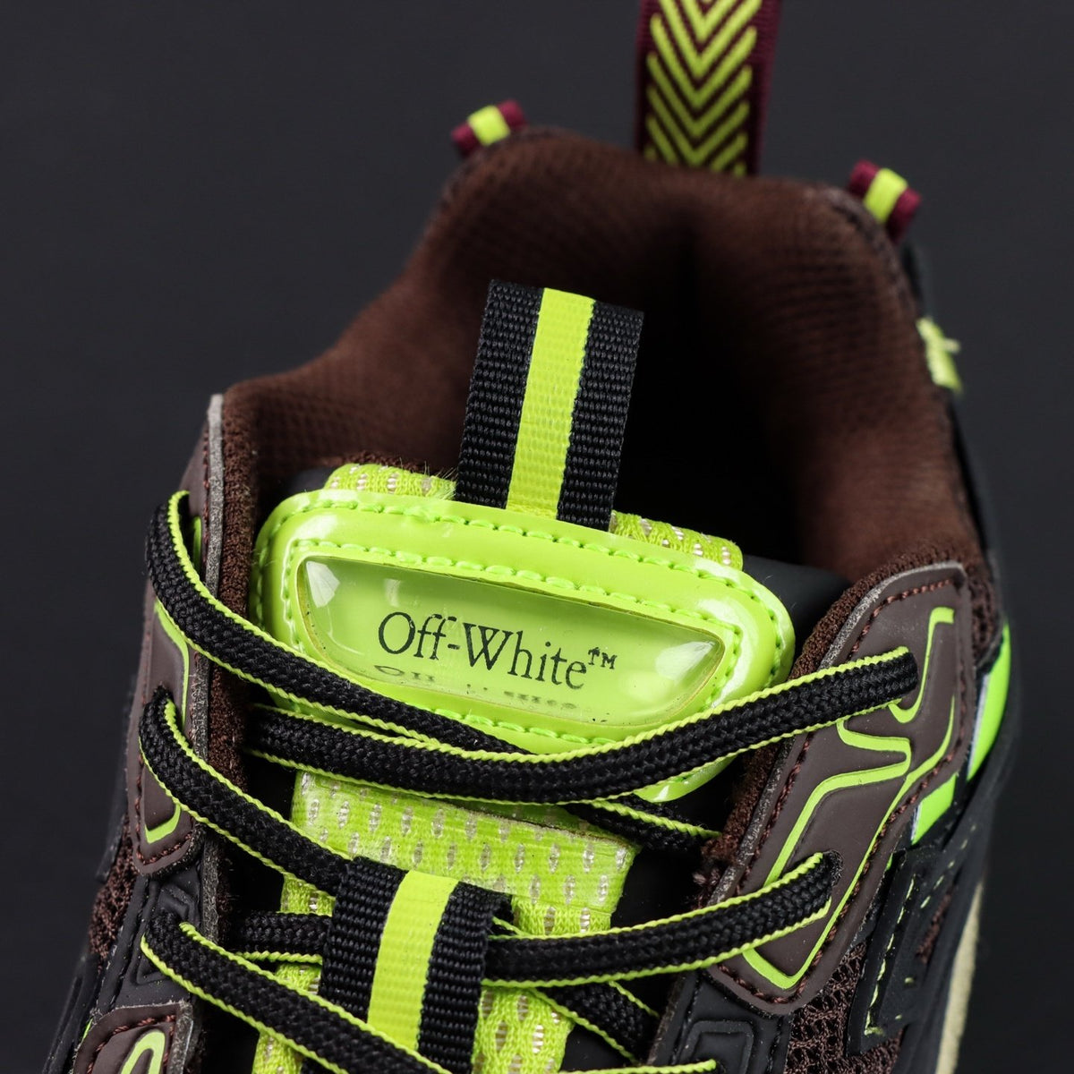 Off-White Be Right Back 'Noir Vert Fluo' — vue 10